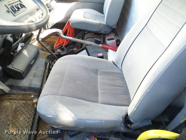 image for item DD1769 1999 Freightliner FL70 truck cab and chassis