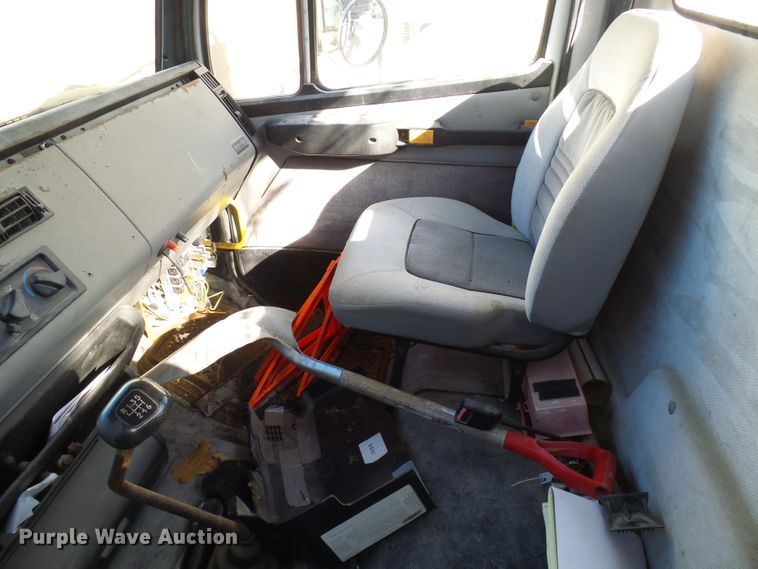 image for item DD1769 1999 Freightliner FL70 truck cab and chassis