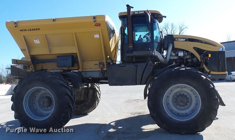 image for item DD1771 Ag-Chem RoGator RG1300 applicator