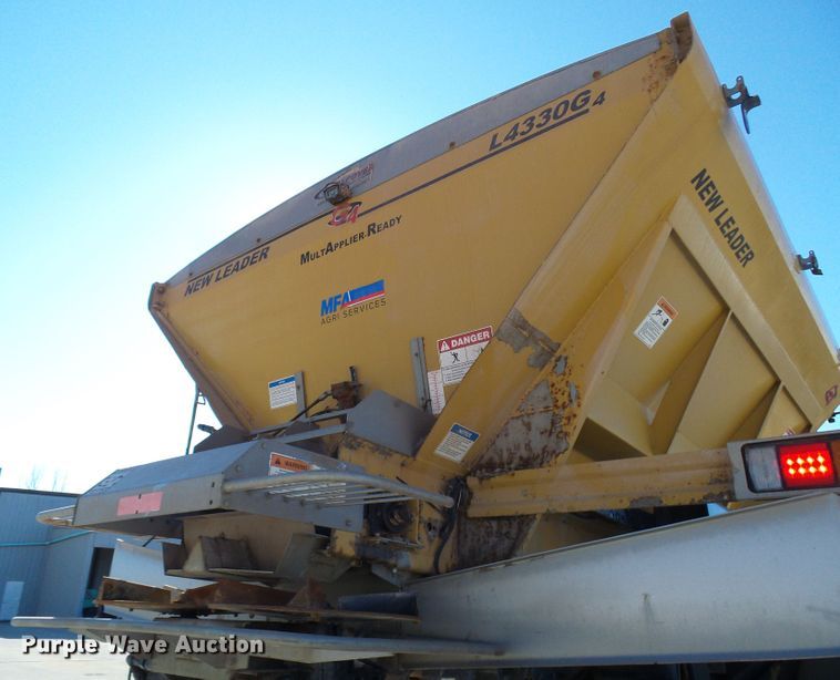 image for item DD1771 Ag-Chem RoGator RG1300 applicator