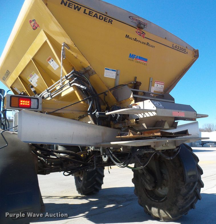 image for item DD1771 Ag-Chem RoGator RG1300 applicator