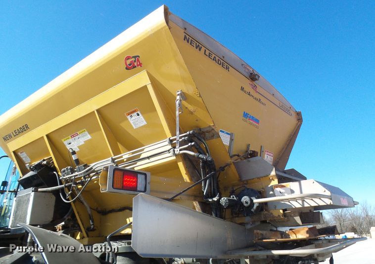 image for item DD1771 Ag-Chem RoGator RG1300 applicator