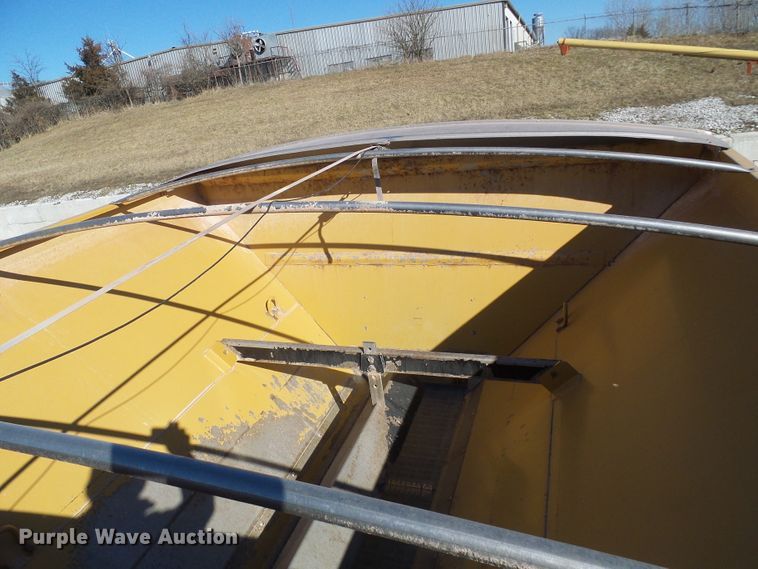 image for item DD1771 Ag-Chem RoGator RG1300 applicator