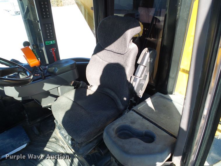 image for item DD1771 Ag-Chem RoGator RG1300 applicator