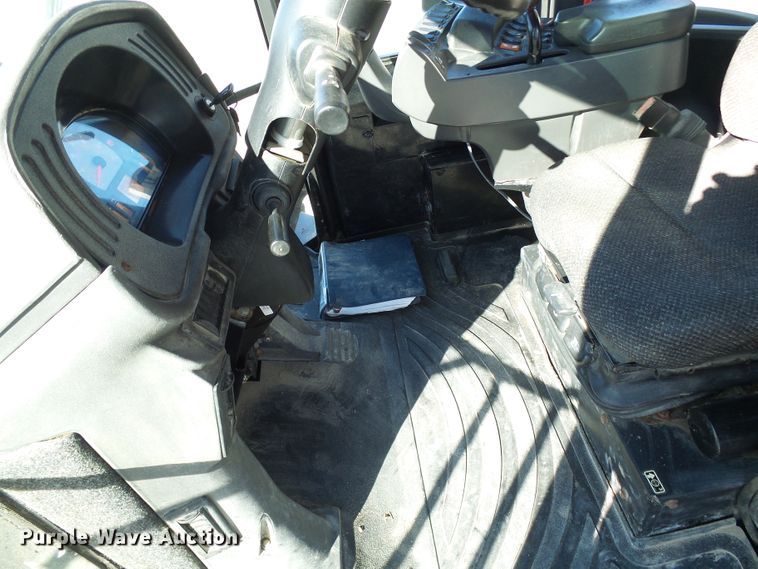 image for item DD1771 Ag-Chem RoGator RG1300 applicator