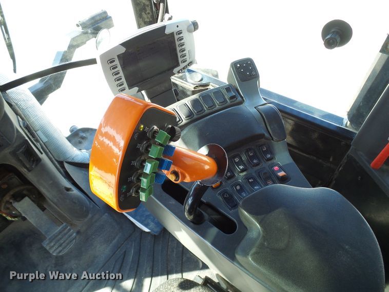 image for item DD1771 Ag-Chem RoGator RG1300 applicator