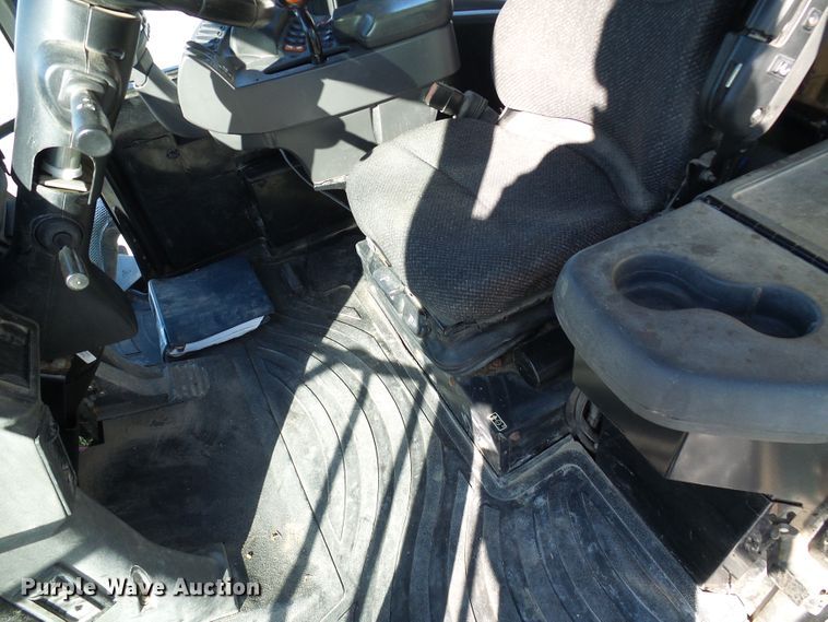 image for item DD1771 Ag-Chem RoGator RG1300 applicator