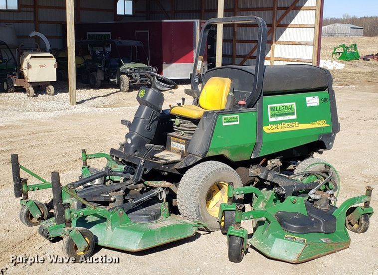 image for item DD2640 John Deere 1600 Turbo lawn mower