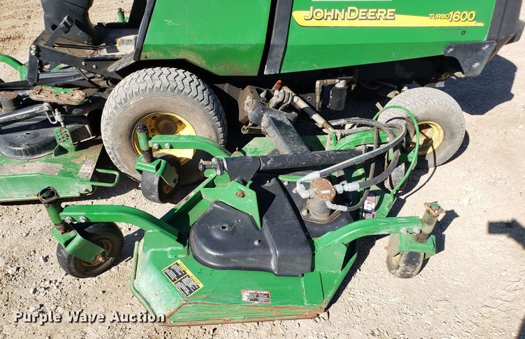 image for item DD2640 John Deere 1600 Turbo lawn mower