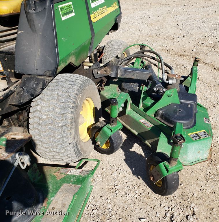 image for item DD2640 John Deere 1600 Turbo lawn mower