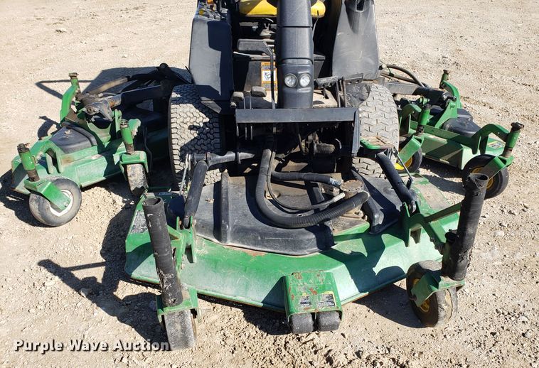 image for item DD2640 John Deere 1600 Turbo lawn mower