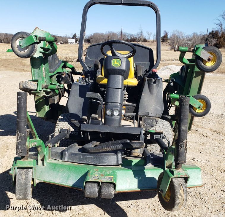 image for item DD2640 John Deere 1600 Turbo lawn mower