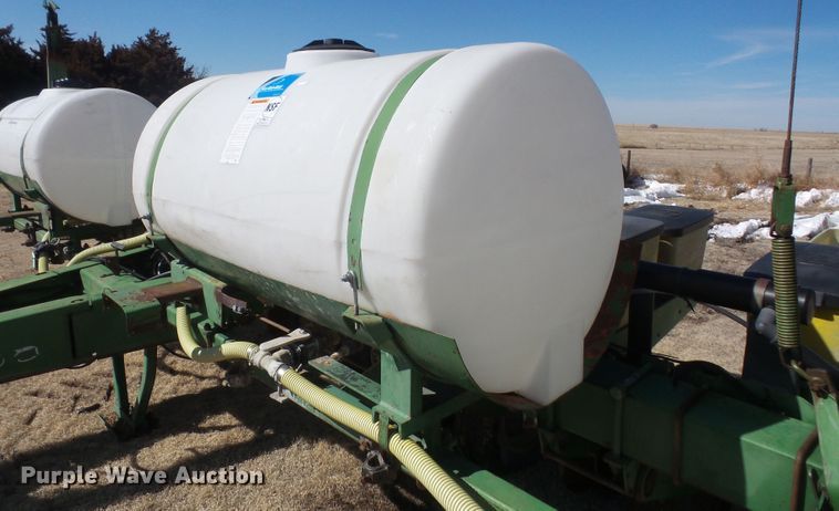 image for item DE2439 John Deere 7200 no-till planter