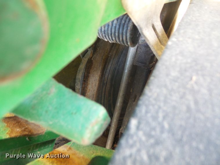 image for item DE2439 John Deere 7200 no-till planter