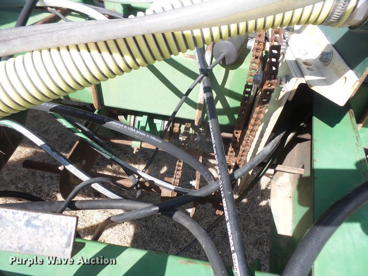 image for item DE2439 John Deere 7200 no-till planter