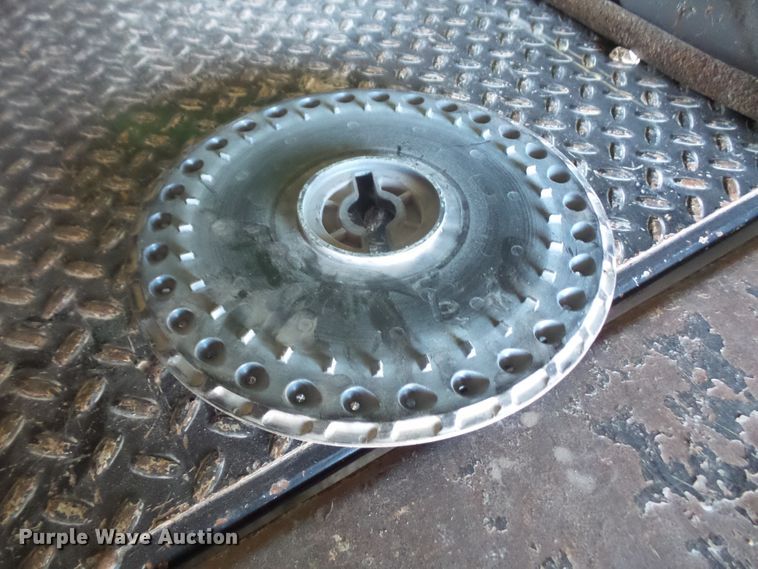 image for item DE2439 John Deere 7200 no-till planter