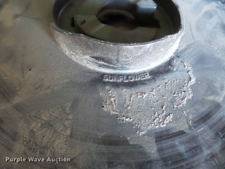 image for item DE2439 John Deere 7200 no-till planter