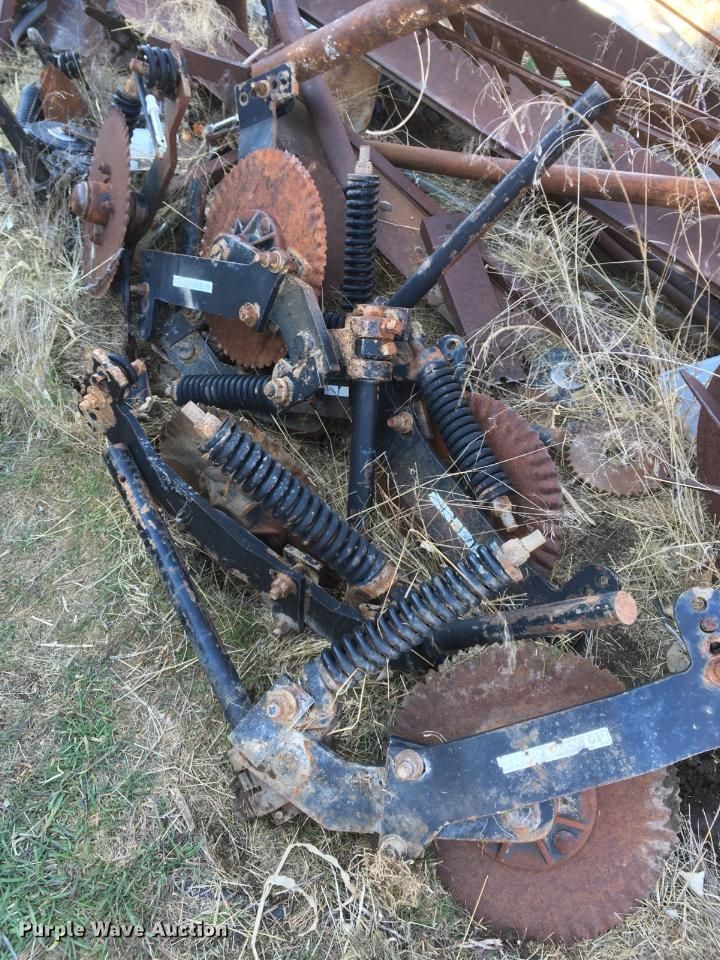 image for item DE2439 John Deere 7200 no-till planter