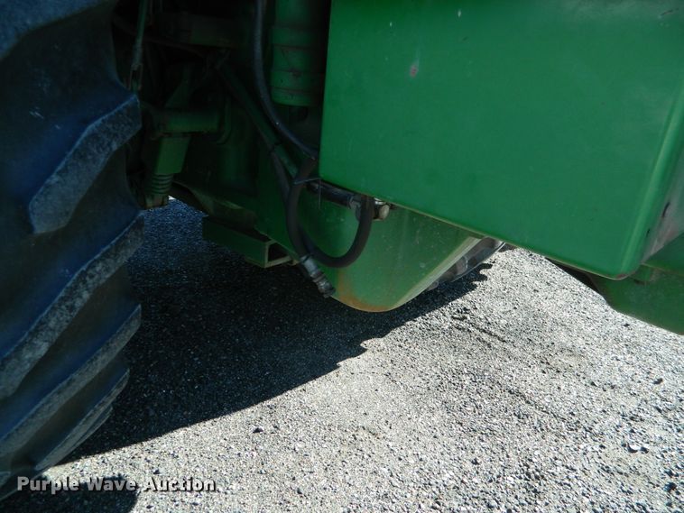 image for item DE4404 1987 John Deere 4650 tractor