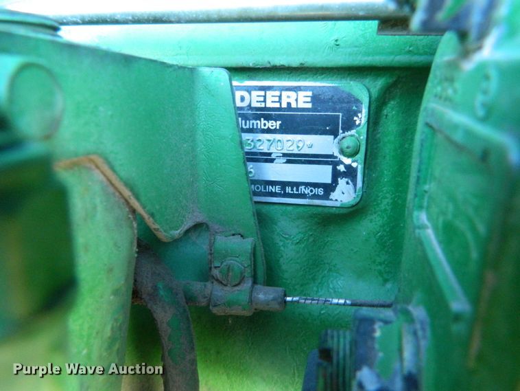 image for item DE4404 1987 John Deere 4650 tractor