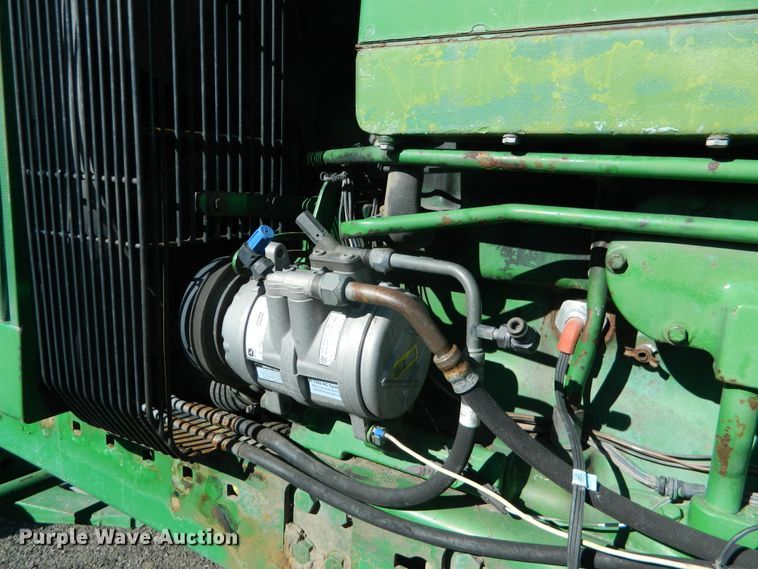 image for item DE4404 1987 John Deere 4650 tractor