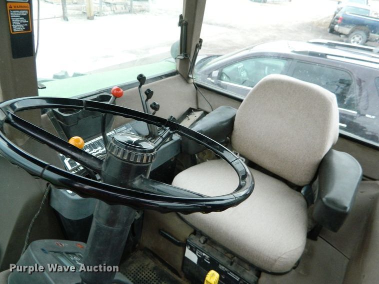 image for item DE4404 1987 John Deere 4650 tractor