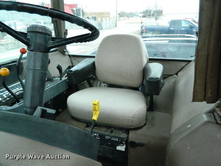 image for item DE4404 1987 John Deere 4650 tractor