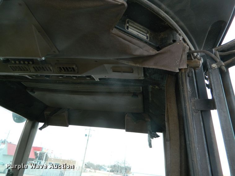 image for item DE4404 1987 John Deere 4650 tractor