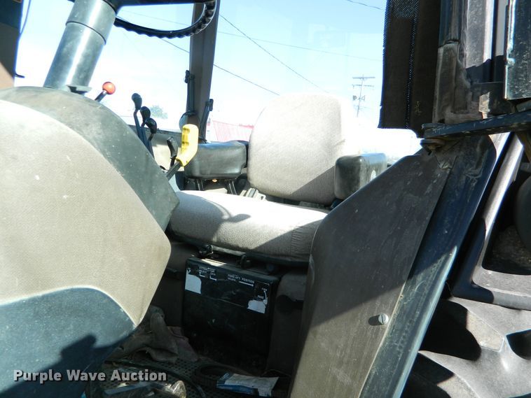 image for item DE4404 1987 John Deere 4650 tractor