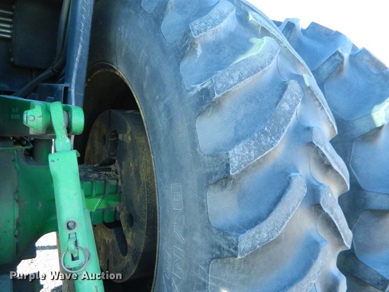 image for item DE4404 1987 John Deere 4650 tractor