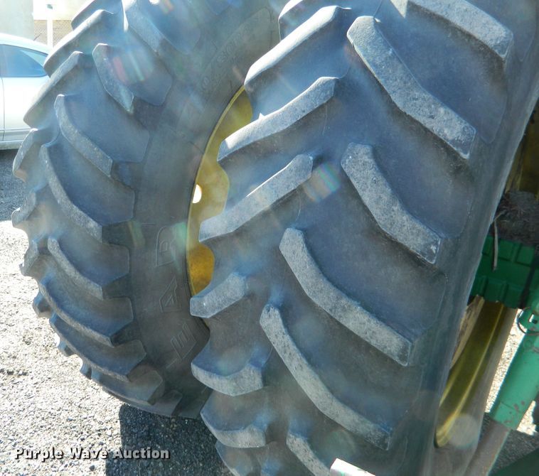 image for item DE4404 1987 John Deere 4650 tractor