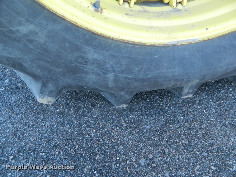 image for item DE4404 1987 John Deere 4650 tractor