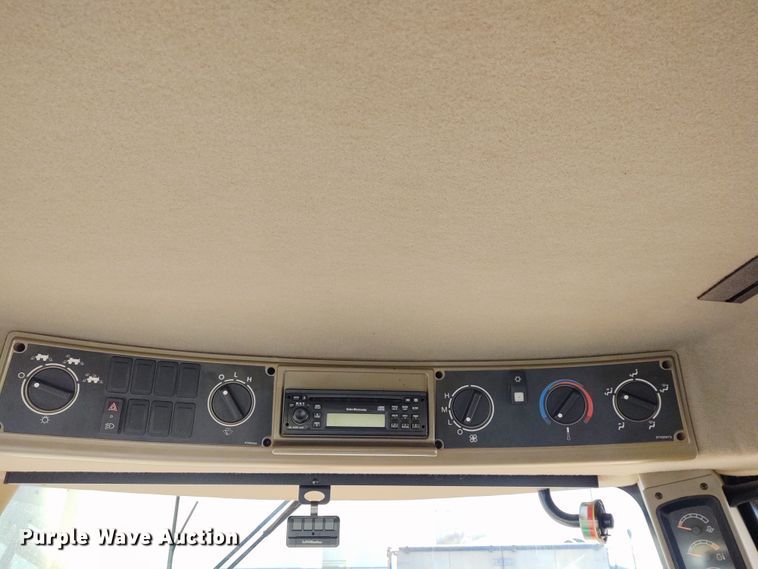 image for item DE6879 2007 Case SPX4420 sprayer