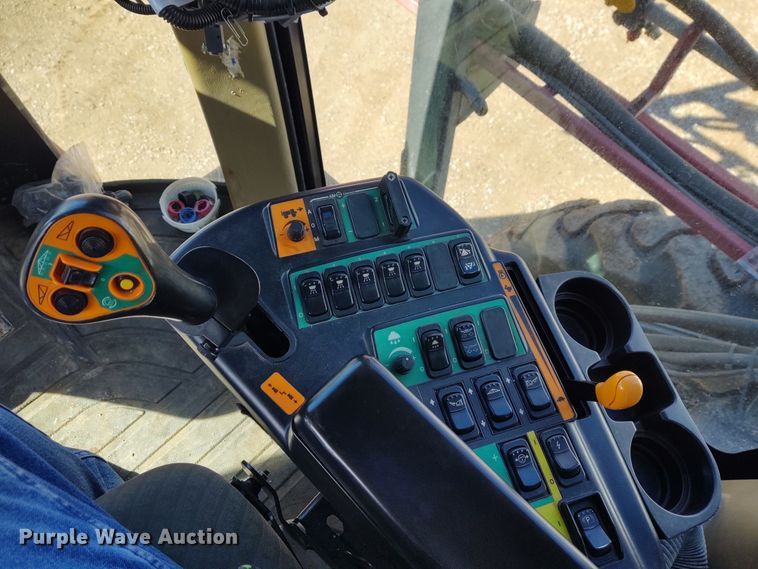 image for item DE6879 2007 Case SPX4420 sprayer