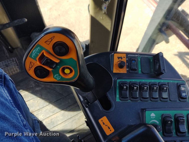 image for item DE6879 2007 Case SPX4420 sprayer