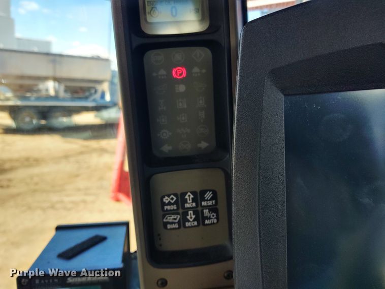 image for item DE6879 2007 Case SPX4420 sprayer