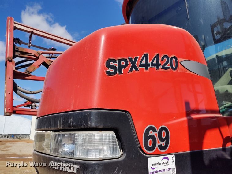 image for item DE6879 2007 Case SPX4420 sprayer