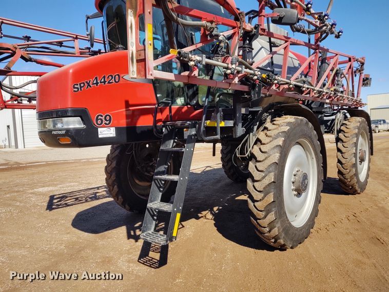 image for item DE6879 2007 Case SPX4420 sprayer