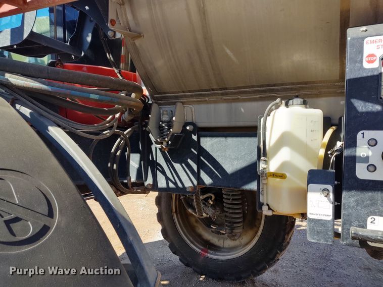 image for item DE6879 2007 Case SPX4420 sprayer