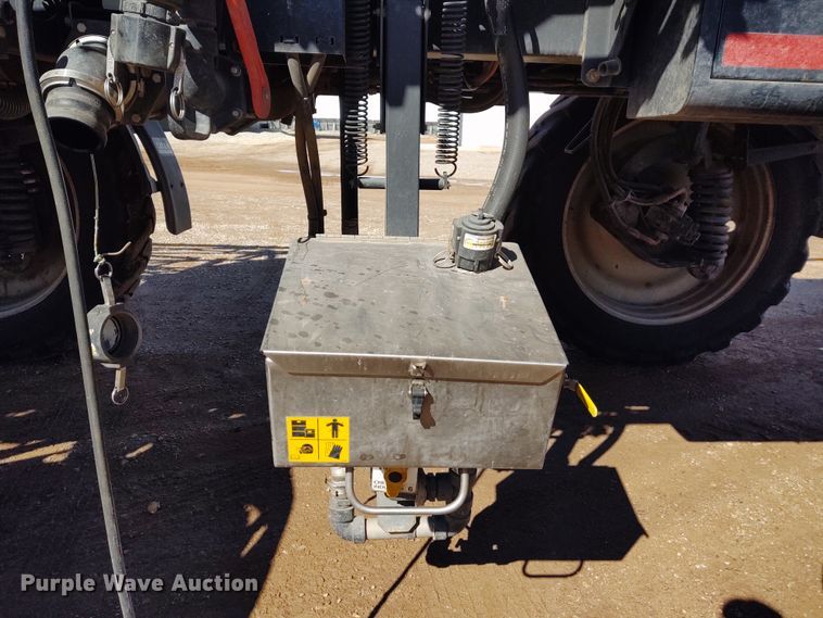 image for item DE6879 2007 Case SPX4420 sprayer