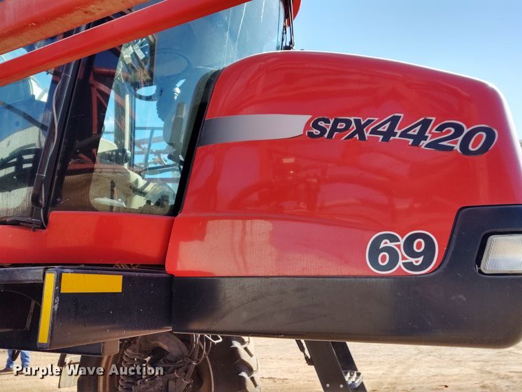 image for item DE6879 2007 Case SPX4420 sprayer