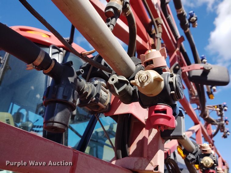 image for item DE6879 2007 Case SPX4420 sprayer