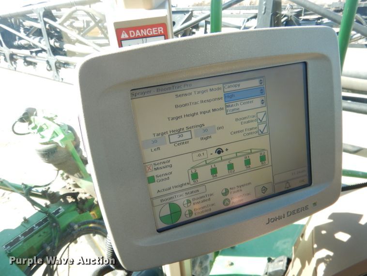 image for item DG5927 2009 John Deere 4830 sprayer