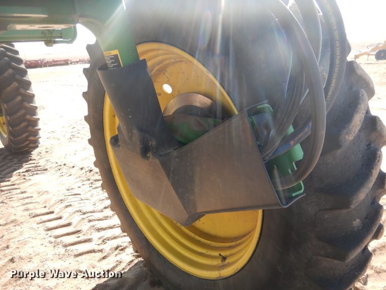 image for item DG5927 2009 John Deere 4830 sprayer