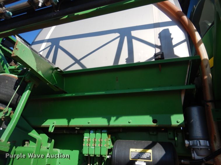 image for item DG5927 2009 John Deere 4830 sprayer