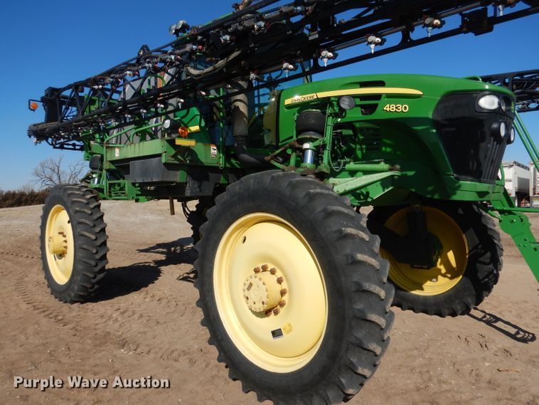 image for item DG5927 2009 John Deere 4830 sprayer