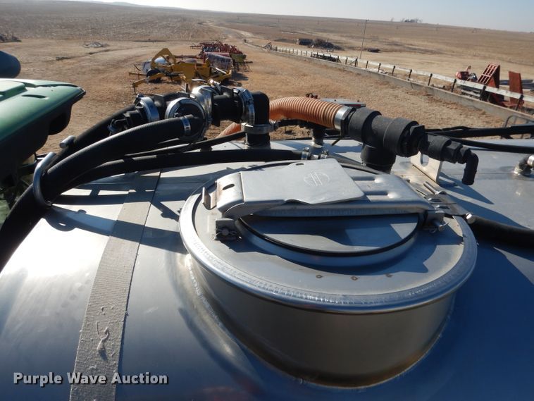 image for item DG5927 2009 John Deere 4830 sprayer