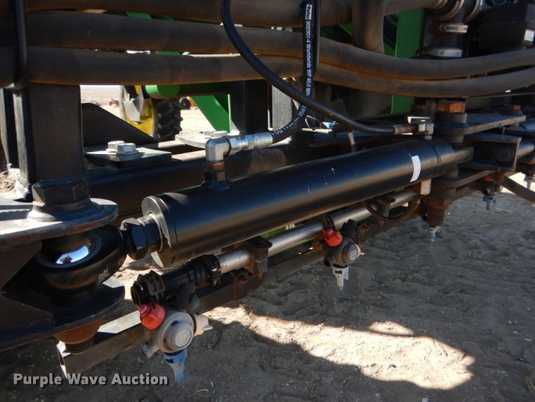 image for item DG5927 2009 John Deere 4830 sprayer