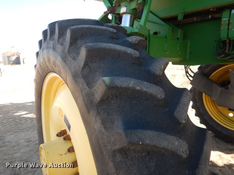 image for item DG5927 2009 John Deere 4830 sprayer