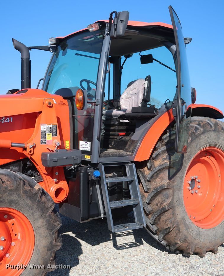 image for item DH0852 2017 Kubota M6-141 MFWD tractor